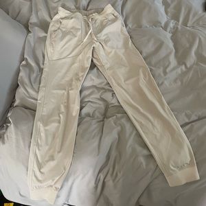 Lululemon ABC Jogger in Stone color, size Small